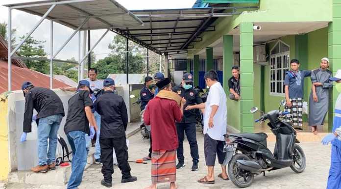 Cegah Meluasnya Penyebaran Covid-19 di Kota Kendari, DPRD Kota Kendari Bersama Relawan Lakukan Penyemprotan dan Sterilisasi