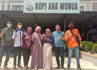 Cegah Covid-19, Tim Ana Wonua Grup Bagikan Masker Gratis