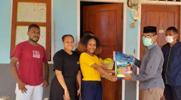 Pengurus Bidikmisi UHO Beri Bantuan Sembako ke Mahasiswa Papua dan Penghuni Asrama Kampus