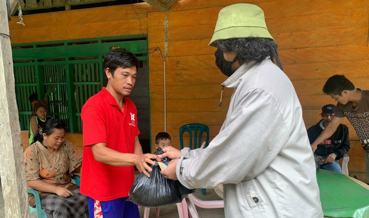 Peduli Sesama, Smansa Unaaha 2012 Sambangi Pelosok Desa di Kabupaten Konawe
