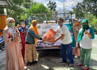 KAHMI-FORHATI Sultra Salurkan 226 Paket  Sembako Kepada Masyarakat Bencana Banjir di Kabupaten Konawe Utara