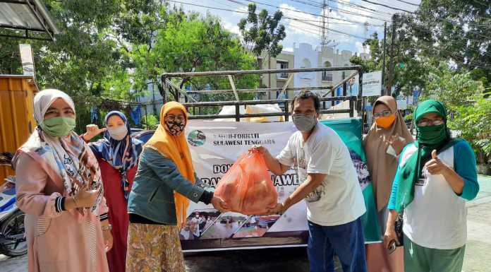 KAHMI-FORHATI Sultra Salurkan 226 Paket  Sembako Kepada Masyarakat Bencana Banjir di Kabupaten Konawe Utara