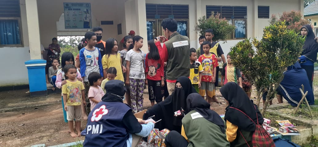 Bantu Atasi Trauma, Relawan Konawe Lakukan Trauma Healing Kepada Anak-Anak Korban Banjir