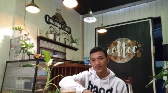 Inovasi Pengolahan dan Pemanfaatan VCO Terkini.id, Kendari - Sulawesi Tenggara merupakan daerah dengan produksi kelapa yang cukup besar. Dimana, tercatat dalam angka oleh Badan Pusat Statistik, produksi kelapa Sulawesi Tenggara yaitu 44.625 ton pada tahun 2019, Jum?at 23 Oktober 2020.