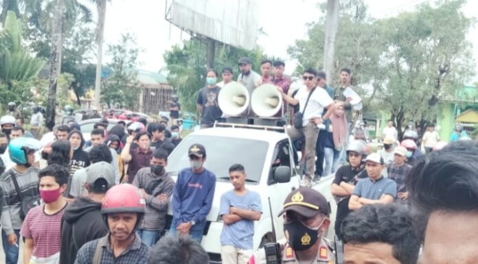 KPK dan Kejagung RI Diminta Usut Dugaan Gratifikasi dan Penyalahgunaan Kewenangan Kajati Sultra Massa Aksi
