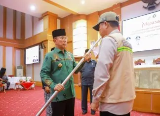 Gubernur Sultra Lepas 37 PPIH 1447 H/2026 M, Ingatkan Pelayanan adalah Ibadah PPIH Sultra 2026