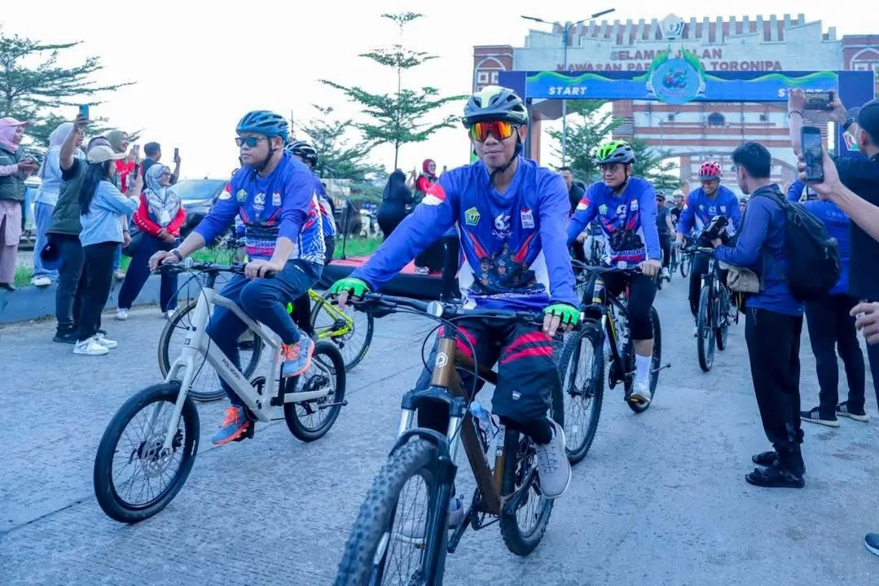 Gubernur ASR Lepas Gowes HUT Ke-62 Sultra, Kampanyekan Hidup Sehat dan Promosi Pariwisata