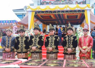 Gubernur Andi Sumangerukka Janjikan Perbaikan Jalan Lalembuu di HUT ke-23 Konawe Selatan HUT Konawe Selatan 2026