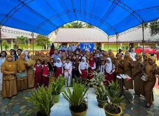 Bunda Literasi Kendari Ajak Siswa SDN 66 Gemar Membaca Melalui Program GEMA MOBASA pendidikan Kendari