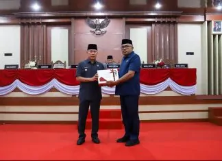Gubernur Sultra Serahkan Ranperda Pertanggungjawaban APBD 2025 ke DPRD Gubernur Sultra